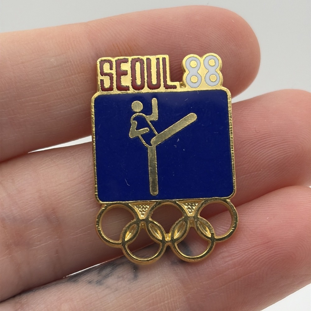 1988 Seoul Summer Olympics Karate Event Lapel Hat Pin Taiwan Gold Tone Vintage